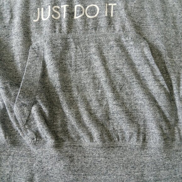 Nike Sweater Womens Medium Gray Sweatshirt Hoodie Lightweight Swoosh 823701-091 - Picture 3 of 10